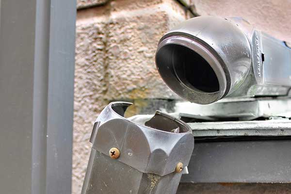 雨樋の破損や変形