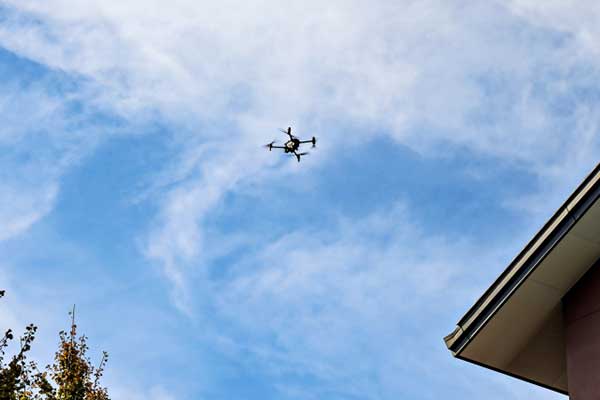 無料のドローン点検と屋根診断