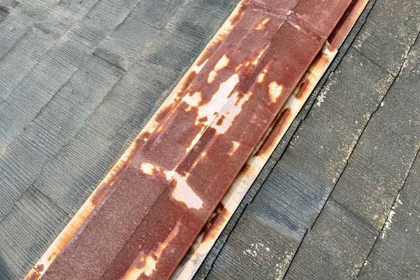 外壁のひび割れ、破損